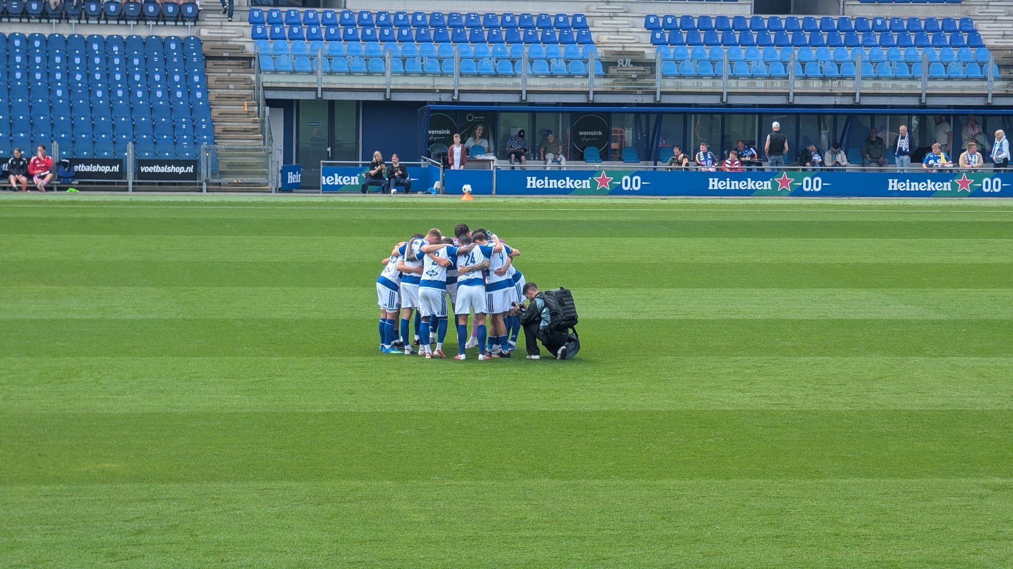 vakblauw-2026-07-26-team-01-16×9-2